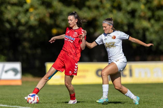 Thuringia Cup Round of 16, Women s Division 1: FFC Saalfeld vs. 1 FFV Erfurt, Saalfeld, September 27, 2026; Mia Brühl 19 (1) FFC Saalfeld vs. Tessa Berger 16 (1) FFV Erfurt; Thuringia Cup Round of 16, Women s Division 1: FFC Saalfeld vs. 1 FFV Erfurt Main Field, Lok Sports Field, September 27, 2026 Copyright: xBEAUTIFULxSPORTS Duehringx
