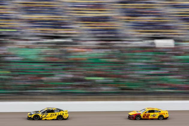 KANSAS CITY, KS - SEPTEMBER 27: Carson Hocevar ( 77 Spire Motorsports Chevrolet) races into turn one during the NASCAR, Motorsport, USA Cup Series Playoffs Hollywood Casino 400 on Sunday, September 27, 2026, at Kansas Speedway in Kansas City, KS. (Photo by Kyle Ocker Icon Sportswire) AUTO: SEP 27 NASCAR Cup Series Playoffs Hollywood Casino 400 EDITORIAL USE ONLY Icon260926032