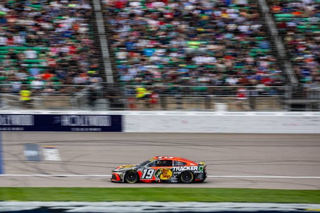 KANSAS CITY, KS - SEPTEMBER 27: Chase Briscoe ( 19 Joe Gibbs Racing Toyota) races on the frontstretch during the NASCAR, Motorsport, USA Cup Series Playoffs Hollywood Casino 400 on Sunday, September 27, 2026, at Kansas Speedway in Kansas City, KS. (Photo by Kyle Ocker Icon Sportswire) AUTO: SEP 27 NASCAR Cup Series Playoffs Hollywood Casino 400 EDITORIAL USE ONLY Icon260926039