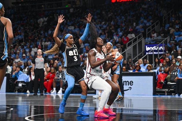 ATLANTA, GA - SEPTEMBER 27: Washington forward Michaela Onyenwere (12) drives to the basket during the WNBA, Basketball Damen, USA first round playoff game between the Washington Mystics and the Atlanta Dream on September 27th, 2026 at State Farm Arena in Atlanta, GA. (Photo by Rich von Biberstein Icon Sportswire) WNBA: SEP 27 Playoffs Washington Mystics at Atlanta Dream EDITORIAL USE ONLY Icon260927010