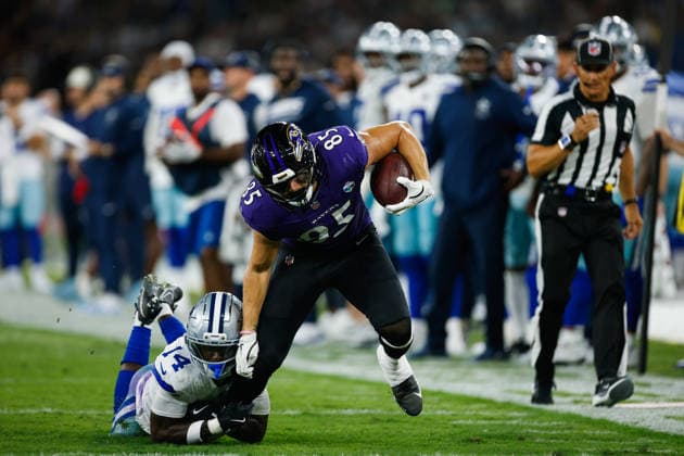 Soccer - NFL, American Football Herren, USA Rio Game: Baltimore Ravens v Dallas Cowboys - Baltimore Ravens v Dallas Cowboys RIO DE JANEIRO, BRAZIL - SEPTEMBER 27: JOSH CUEVAS 85 of Baltimore Ravens carries the ball during the NFL Rio Game: Baltimore Ravens v Dallas Cowboys match between Baltimore Ravens and Dallas Cowboys at Maracana Stadium on September 27, 2026 in Rio de Janeiro, Brazil. Rio de Janeiro Maracana Stadium Brazil Copyright: xRuanoxCarneiroxRuanoxCarneirox