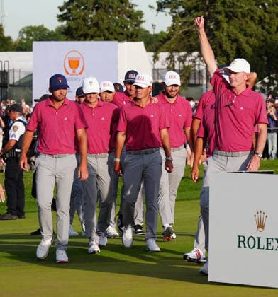 MEDINAH, IL - SEPTEMBER 27: Team USA captain Brandt Snedeker gives a thumbs up at the closing ceremony on the 14th hole after Team USA won the Presidents Cup during the round five singles matches of the 2026 Presidents Cup on September 27, 2026, at Medinah Country Club in Medinah, Illinois. (Photo by Brian Spurlock Icon Sportswire) GOLF: SEP 27 Presidents Cup EDITORIAL USE ONLY Icon26092783