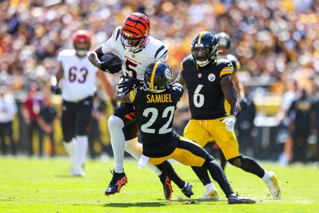 September 27, 2026, Pittsburgh, Pennsylvania, USA: Pittsburgh Steelers cornerback ASANTE SAMUEL JR. (22) wraps up Cincinnati Bengals wide receiver TEE HIGGINS (5) after a reception during the NFL, American Football Herren, USA football game between the Pittsburgh Steelers and the Cincinnati Bengals in Pittsburgh, Pennsylvania. NFL 2026: Bengals 27: 30 Steelers  - ZUMAg257 20260927_zsp_g257_010 Copyright: xBrentxGudenschwagerx