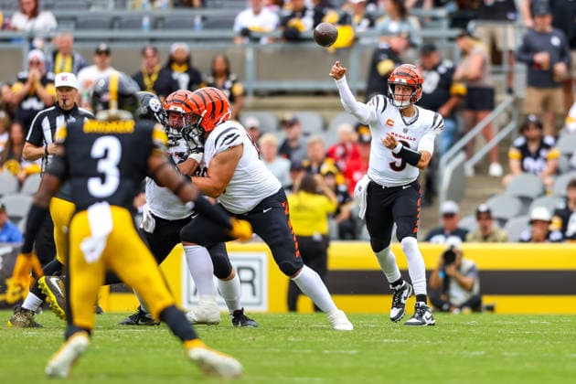 September 27, 2026, Pittsburgh, Pennsylvania, USA: Cincinnati Bengals quarterback JOE BURROW (9) throws a pass from the pocket during the NFL, American Football Herren, USA football game between the Pittsburgh Steelers and the Cincinnati Bengals in Pittsburgh, Pennsylvania. NFL 2026: Bengals 27: 30 Steelers  - ZUMAg257 20260927_zsp_g257_034 Copyright: xBrentxGudenschwagerx