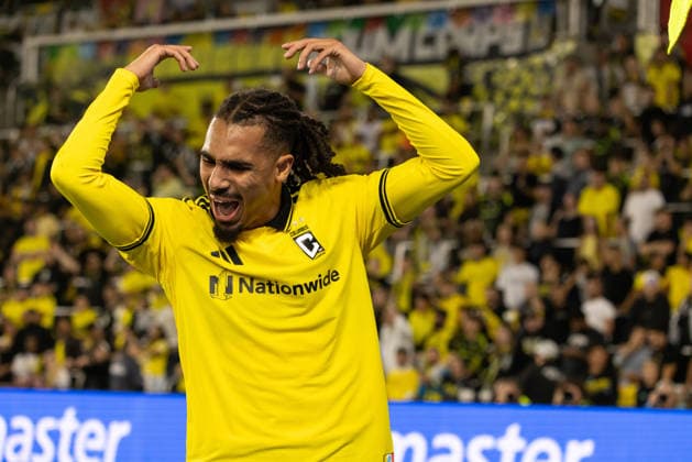 COLUMBUS, OH - SEPTEMBER 27: Columbus Crew Defender Mohamed Farsi (23) is seen raising his hands and yelling on the field in the first half during the MLS, Fussball Herren, USA match between Columbus Crew and Inter Miami on September 27th, 2026 at ScottsMiracle-Gro Field in Columbus, OH (Photo by Michael Brown Icon Sportswire) SOCCER: SEP 27 MLS Columbus Crew vs Inter Miami CF EDITORIAL USE ONLY Icon27026092715
