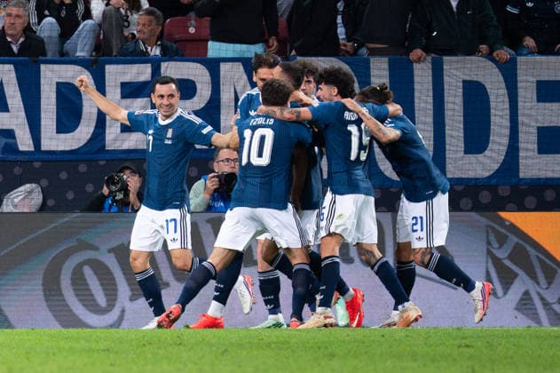 GER, Bavaria, Augsburg, Soccer, Germany vs. Greece, at the WWK Arena, Augsburg, UEFA Nations League, Matchday 2, Group Stage, September 27, 2026, From left: Greece goal celebration, joy, emotions, cheering, celebration, goal scored, celebrate, goal celebration, joy, emotions, celebration, cheering, goal scored, celebrate to 0–1. DFL and DFB regulations prohibit any use of photographs as image sequences and or quasi-video, Copyright: HMB-Media MichaelxNibel