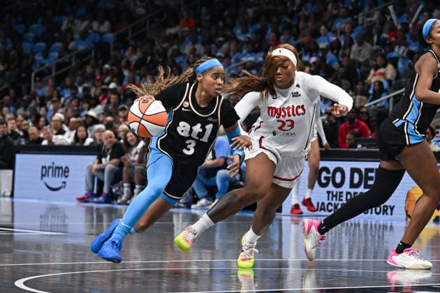 ATLANTA, GA - SEPTEMBER 27: Atlanta guard Jordin Canada (3) drives to the basket against Washington guard Cotie McMahon (23) during the WNBA, Basketball Damen, USA first round playoff game between the Washington Mystics and the Atlanta Dream on September 27th, 2026 at State Farm Arena in Atlanta, GA. (Photo by Rich von Biberstein Icon Sportswire) WNBA: SEP 27 Playoffs Washington Mystics at Atlanta Dream EDITORIAL USE ONLY Icon260927028