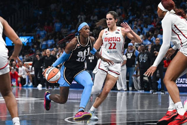 ATLANTA, GA - SEPTEMBER 27: Atlanta guard Rhyne Howard (10) drives to the basket during the WNBA, Basketball Damen, USA first round playoff game between the Washington Mystics and the Atlanta Dream on September 27th, 2026 at State Farm Arena in Atlanta, GA. (Photo by Rich von Biberstein Icon Sportswire) WNBA: SEP 27 Playoffs Washington Mystics at Atlanta Dream EDITORIAL USE ONLY Icon260927035