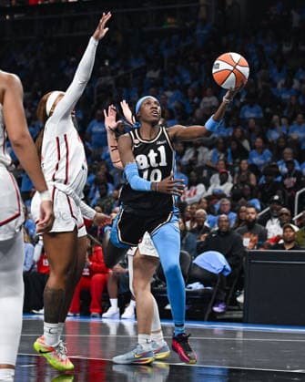 ATLANTA, GA - SEPTEMBER 27: Atlanta guard Rhyne Howard (10) drives to the basket during the WNBA, Basketball Damen, USA first round playoff game between the Washington Mystics and the Atlanta Dream on September 27th, 2026 at State Farm Arena in Atlanta, GA. (Photo by Rich von Biberstein Icon Sportswire) WNBA: SEP 27 Playoffs Washington Mystics at Atlanta Dream EDITORIAL USE ONLY Icon260927037