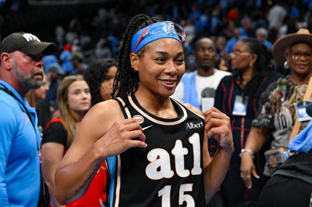 ATLANTA, GA - SEPTEMBER 27: Atlanta guard Allisha Gray (15) reacts following the conclusion of the WNBA, Basketball Damen, USA first round playoff game between the Washington Mystics and the Atlanta Dream on September 27th, 2026 at State Farm Arena in Atlanta, GA. (Photo by Rich von Biberstein Icon Sportswire) WNBA: SEP 27 Playoffs Washington Mystics at Atlanta Dream EDITORIAL USE ONLY Icon260927046