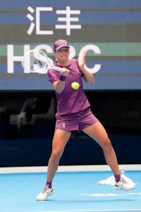 China Open - practice session in Beijing - 27 Sep 2026 Iga Swiatek of Poland plays during a practice session ahead of China Open at the National Tennis Center. Beijing China Copyright: xPolyxFeix xSOPAxImagesx 20260927_7398_003