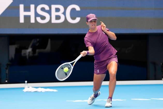 China Open - practice session in Beijing - 27 Sep 2026 Iga Swiatek of Poland plays during a practice session ahead of China Open at the National Tennis Center. Beijing China Copyright: xPolyxFeix xSOPAxImagesx 20260927_7436_006