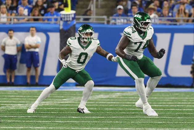 DETROIT, MI - SEPTEMBER 27: New York Jets running back Braelon Allen (0) and New York Jets tackle Olu Fashanu (74) block during a play during the first quarter of a regular season NFL, American Football Herren, USA football game between the New York Jets and the Detroit Lions on September 27, 2026 at Ford Field in Detroit, Michigan. (Photo by Scott W. Grau Icon Sportswire) NFL: SEP 27 Jets at Lions EDITORIAL USE ONLY Icon26092722