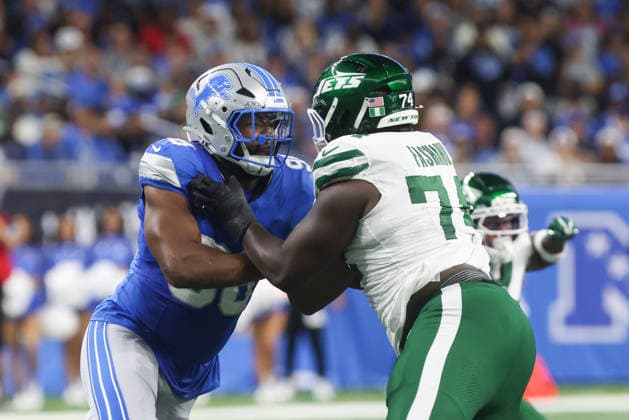 DETROIT, MI - SEPTEMBER 27: Detroit Lions linebacker DJ Wonnum (98) rushes against New York Jets tackle Olu Fashanu (74) during a play during the second quarter of a regular season NFL, American Football Herren, USA football game between the New York Jets and the Detroit Lions on September 27, 2026 at Ford Field in Detroit, Michigan. (Photo by Scott W. Grau Icon Sportswire) NFL: SEP 27 Jets at Lions EDITORIAL USE ONLY Icon26092743
