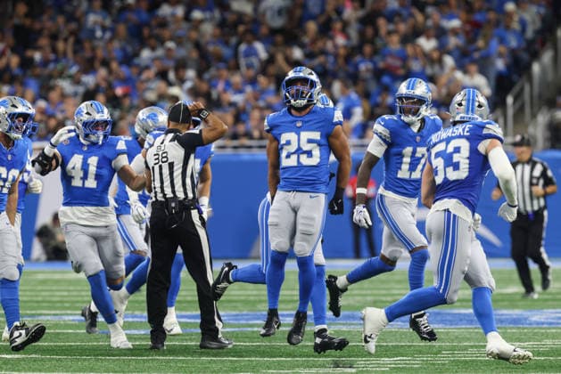 DETROIT, MI - SEPTEMBER 27: Detroit Lions running back Jacob Saylors (25) celebrates after a big yardage kickoff return during the second quarter of a regular season NFL, American Football Herren, USA football game between the New York Jets and the Detroit Lions on September 27, 2026 at Ford Field in Detroit, Michigan. (Photo by Scott W. Grau Icon Sportswire) NFL: SEP 27 Jets at Lions EDITORIAL USE ONLY Icon26092748
