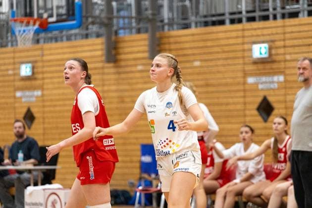 Women s Basketball Bundesliga North: Astro Ladies Bochum vs. Hurricanes Rotenburg ** FOR EDITORIAL USE ONLY ** EDITORIAL USE ONLY ** p On Sunday, September 27, 2026, the VfL VIACTIV Astro Ladies Bochum (white) kicked off the new Women s Basketball Bundesliga North season at the Rundsporthalle with a home victory against the Hurricanes Rotenburg (red). Pictured: Laura Knaup, No. 4, Astro Ladies Bochum Germany NRW Bochum Copyright MichaelxSchwalm Copyright: MichaelxSchwalm doc87sff7yzli0r08xedqr ,EDITORIAL USE ONLY Copyright: MichaelxSchwalm