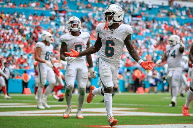 September 27, 2026, Miami Gardens, Florida, United States: Miami Dolphins wide receiver Malik Washington (6) celebrates scoring a touchdown during an NFL, American Football Herren, USA game against the Kansas City Chiefs on Sunday, September 27, 2026 at the Hard Rock Stadium. The Chiefs beat the Dolphins 24-10 in the home opener. NFL 2026: Kansas City Chiefs 24 : 10 Miami Dolphins  - ZUMAh180 20260927_zsp_h180_029 Copyright: xKimxHukarix