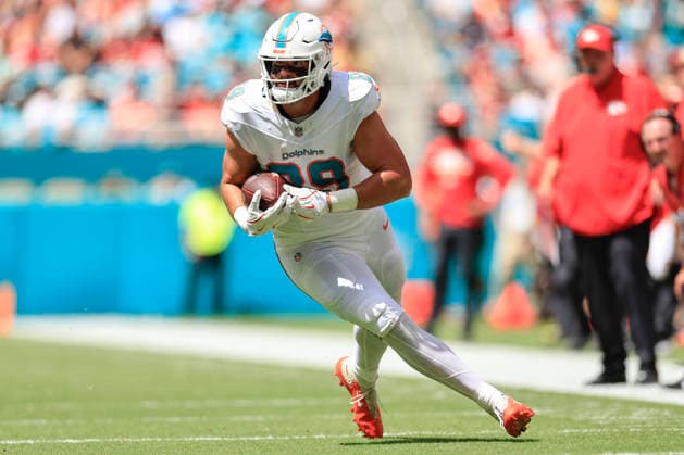 September 27, 2026, Miami Gardens, Florida, United States: Miami Dolphins tight end Will Kacmarek (89) makes a reception and turns to run with the ball during an NFL, American Football Herren, USA game against the Kansas City Chiefs on Sunday, September 27, 2026 at the Hard Rock Stadium. The Chiefs beat the Dolphins 24-10 in the home opener. NFL 2026: Kansas City Chiefs 24 : 10 Miami Dolphins  - ZUMAh180 20260927_zsp_h180_088 Copyright: xKimxHukarix