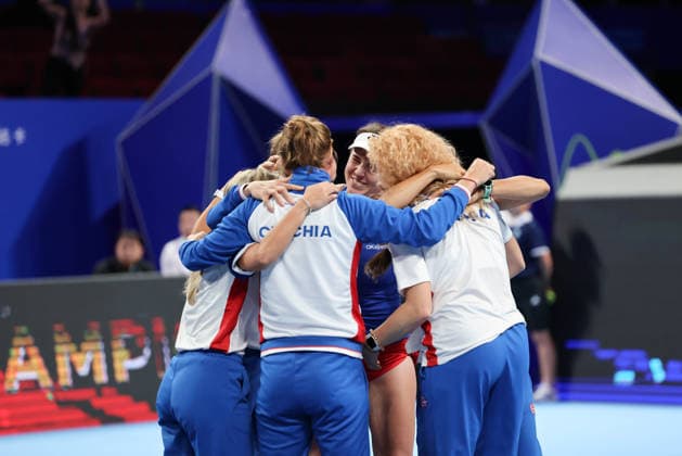 (260928) -- SHENZHEN, Sept. 28, 2026 -- Members of Team the Czech Republic celebrate after the final match between Ukraine and the Czech Republic at the 2026 Billie Jean King Cup Finals in Shenzhen, south China s Guangdong Province, Sept. 27, 2026. ) (SP)CHINA-SHENZHEN-TENNIS-BILLIE JEAN KING CUP-FINAL (CN) LiangxXu 