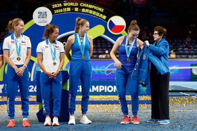 Marie Bouzkova, non-playing captain Barbora Strycova, Karolina Muchova, Linda Noskova, and Billie Jean King (USA) during the victory ceremony following their win in the final match against Ukraine in the Billie Jean King Cup, September 27, 2026, Shenzhen, China. (CTKxPhoto PavelxLebeda) CTKPhotoF202609280001601  CTKPhotoF202609280001601
