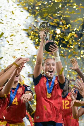 Spain v DPR Korea - FIFA U-20 Women s World Cup Final Spanish players celebrate winning the U20 World Cup after the final match against DRP Korea at Stadion Miejski in Lodz, Poland, on September 27, 2026. Lodz Poland  Copyright: xAndreaxxAmatox originalFilename:amato-fifau20w260927_np0hr.jpg