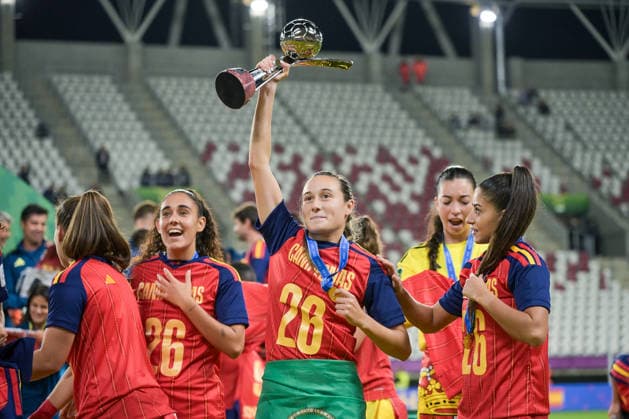 Spain v DPR Korea - FIFA U-20 Women s World Cup Final Spanish players celebrate winning the U20 World Cup after the final match against DRP Korea at Stadion Miejski in Lodz, Poland, on September 27, 2026. Lodz Poland  Copyright: xAndreaxxAmatox originalFilename:amato-fifau20w260927_nprGK.jpg