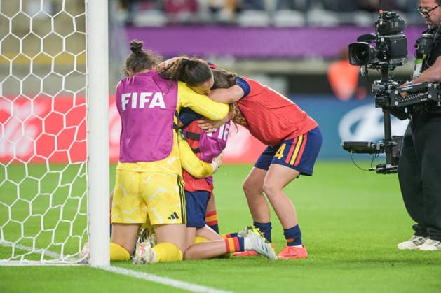 Spain v DPR Korea - FIFA U-20 Women s World Cup Final Spain s players celebrate winning the Women s World Cup on penalties after the match between Spain and DRP Korea for the final at Stadion Miejski in Lodz, Poland, on September 27, 2026. Lodz Poland  Copyright: xAndreaxxAmatox originalFilename:amato-fifau20w260927_npuMy.jpg