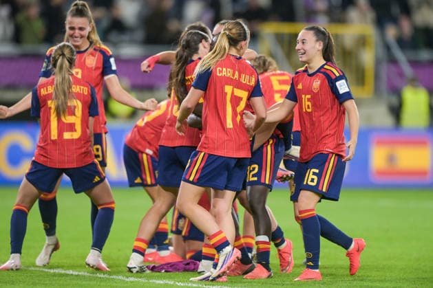 Spain v DPR Korea - FIFA U-20 Women s World Cup Final Spain s players celebrate winning the Women s World Cup on penalties after the match between Spain and DRP Korea for the final at Stadion Miejski in Lodz, Poland, on September 27, 2026. Lodz Poland  Copyright: xAndreaxxAmatox originalFilename:amato-fifau20w260927_npyf1.jpg