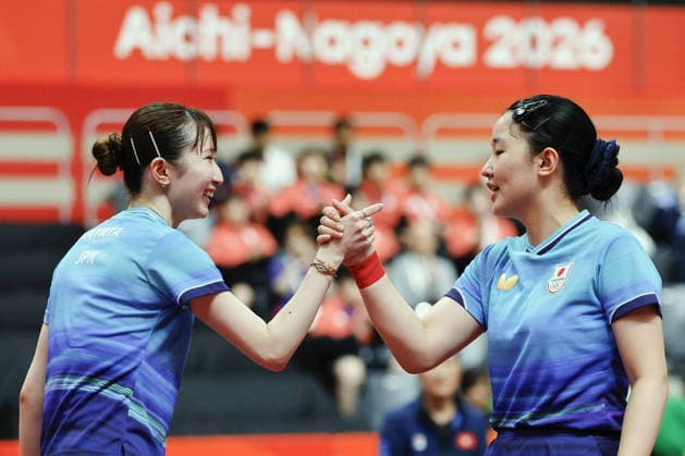 Aichi-Nagoya Asian Games: Table tennis, Tischtennis Japan s Miwa Harimoto (R) and Hina Hayata celebrate after defeating Hong Kong s Hoi Kem Doo and Wing Lam Ng in an Aichi-Nagoya Asian Games women s doubles semifinal at Sky Hall Toyota in Toyota in Aichi Prefecture, central Japan, on Sept. 28, 2026. The Japanese pair advanced to the final.  A14AA0005629162P