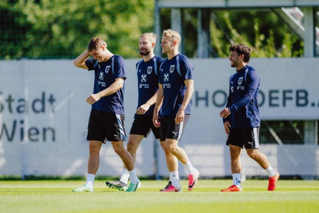 SOCCER - NL, IRL vs AUT VIENNA,AUSTRIA,28.SEP.26 - SOCCER - UEFA Nations League, group stage, OEFB international match, Länderspiel, Nationalmannschaft Ireland vs Austria, preview, training team AUT. Image shows Alexander Prass, Konrad Laimer, Marco Gruell and Sascha Horvath (AUT). GEPAxpictures xAlexanderxSolc
