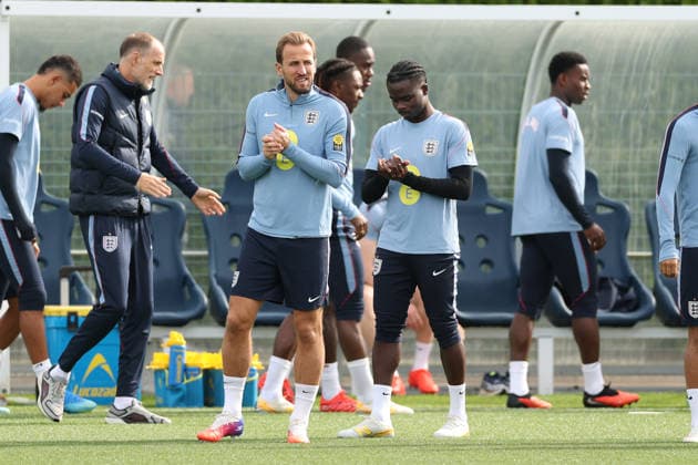 England MD-1 Training, Nations League Harry Kane and Bukayo Saka of England gesture during the England MD-1 training session ahead of the 2026 27 UEFA Nations League Group A3 match vs Czech Republic at Tottenham Hotspur Training Ground, Enfield, England on 28 September 2026 Credit: Tiego Grenho Every Second Media Editorial use only. All images are copyright Every Second Media Limited. No images may be reproduced without prior permission. Copyright: xIMAGO EveryxSecondxMediax ESM-2191-0044 TiegoxGrenhox xEveryxSecondxMediax