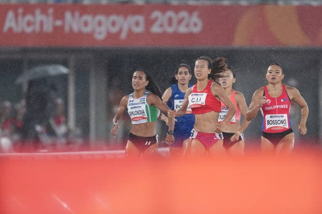 (260928) -- NAGOYA, Sept. 28, 2026 -- Li Chunhui (C) of China competes during the women s 800m heat of Athletics at the 20th Asian Games Aichi-Nagoya 2026 in Nagoya, Japan, Sept. 28, 2026. ) (SP)JAPAN-NAGOYA-ASIAN GAMES-ATHLETICS-WOMEN S 800M-HEAT JiaxYuchen 