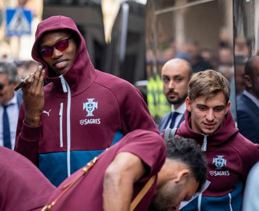 MALMÖ, Sept. 28, 2026—Rafael Leao, Francisco Conceicao, and the rest of the Portuguese national soccer team arrived at their hotel in Malmö on Monday afternoon. Portugal will face Denmark in the Nations League in Copenhagen on Thursday, but is based in Malmö. MALMÖ, SWEDEN x50090x  Copyright: xJohanxNilssonx xTTx PORTUGAL NATIONAL TEAM MALMÖ