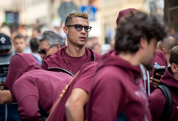 MALMÖ, Sept. 28, 2026 Cristiano Ronaldo and the rest of the Portugal national soccer team arrive at their hotel in Malmö on Monday afternoon. Portugal will face Denmark in the Nations League in Copenhagen on Thursday, but are based in Malmö. MALMÖ, SWEDEN x50090x  Copyright: xJohanxNilssonx xTTx PORTUGAL NATIONAL TEAM MALMÖ