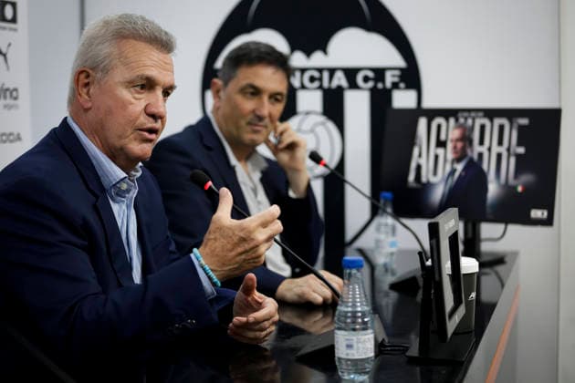 Avier Aguirre Has Been Presented As The New Manager Of Valencia CF Mexican coach Javier Aguirre is presented as the new manager of Valencia CF at a press conference, PK, Pressekonferenz at the Mestalla stadium in Valencia, on September 28, 2026. Valencia Spain  Copyright: xJosexMiguelxFernandezx originalFilename:fernandezdevelascosanz-javierag260928_npBvh.jpg