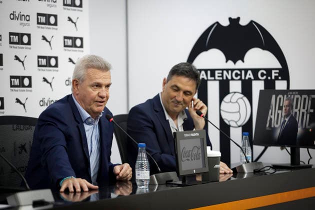Avier Aguirre Has Been Presented As The New Manager Of Valencia CF Mexican coach Javier Aguirre is presented as the new manager of Valencia CF at a press conference, PK, Pressekonferenz at the Mestalla stadium in Valencia, on September 28, 2026. Valencia Spain  Copyright: xJosexMiguelxFernandezx originalFilename:fernandezdevelascosanz-javierag260928_npOBZ.jpg