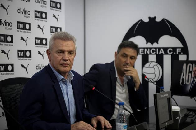 Avier Aguirre Has Been Presented As The New Manager Of Valencia CF Mexican coach Javier Aguirre is presented as the new manager of Valencia CF at a press conference, PK, Pressekonferenz at the Mestalla stadium in Valencia, on September 28, 2026. Valencia Spain  Copyright: xJosexMiguelxFernandezx originalFilename:fernandezdevelascosanz-javierag260928_npZeo.jpg