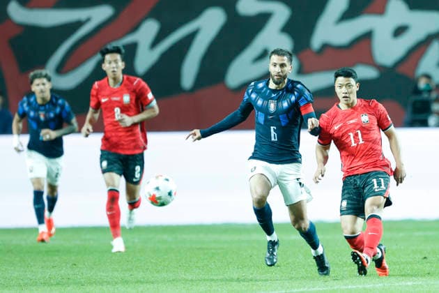 South Korea v Uruguay - International Friendly, Länderspiel, Nationalmannschaft Hwang Hee Chan of South Korea and Rodrigo Bentancur of Uruguay in action during the International Friendly match presented by Hana Bank between the Republic of Korea and Uruguay at World Cup Stadium in Seoul, South Korea, on September 28, 2026. Seoul South Korea  Copyright: xSeung-ilxRyux originalFilename:ryu-football260928_np7sF.jpg