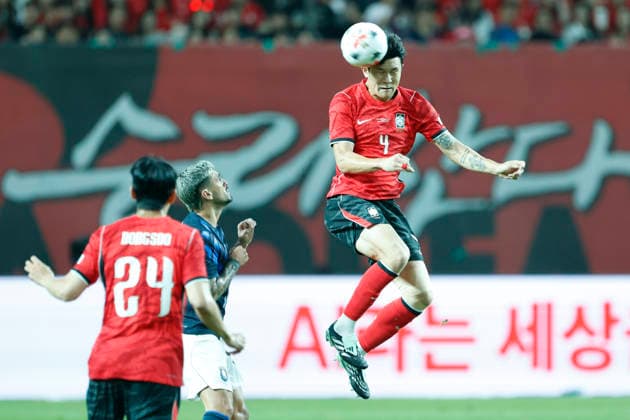 South Korea v Uruguay - International Friendly, Länderspiel, Nationalmannschaft Kim Min Jae of South Korea plays during the International Friendly match presented by Hana Bank between the Republic of Korea and Uruguay at World Cup Stadium in Seoul, South Korea, on September 28, 2026. Seoul South Korea  Copyright: xSeung-ilxRyux originalFilename:ryu-football260928_npUHc.jpg
