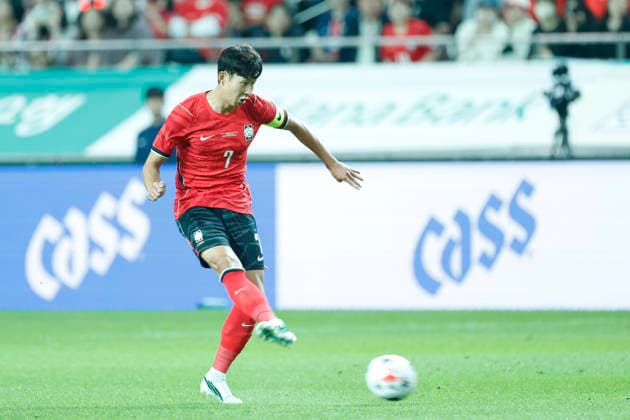 South Korea v Uruguay - International Friendly, Länderspiel, Nationalmannschaft Son Heung Min of South Korea plays during the International Friendly match presented by Hana Bank between the Republic of Korea and Uruguay at Worldcup Stadium in Seoul, South Korea, on September 28, 2026. Seoul South Korea  Copyright: xSeung-ilxRyux originalFilename:ryu-football260928_npvuB.jpg