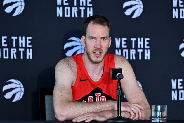 September 28, 2026, Toronto, On, Canada: The Toronto Raptors centre Jakob Poeltl speaks at the Raptors media day in Toronto on Monday, Sept. 28, 2026. Canada News - September 28, 2026  - ZUMAc35_ 20260928_zaf_c35_058 Copyright: xJonxBlackerx