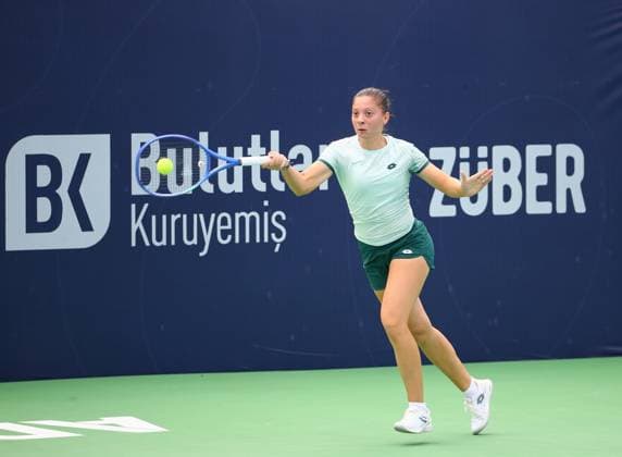 WTA, Tennis Damen 125 Adana Open Tennis Tournament ADANA, TURKIYE - SEPTEMBER 28: Croatia s Antonia Ruzic competes against Czech tennis player Vendula Valdmannova (not seen) during their round of 32 match at the WTA 125 Adana Open Tennis Tournament at Adana Tennis, Mountain and Water Sports Club (ATDSK) in Adana, Turkiye on September 28, 2026. Yakup Saglam Anadolu Adana Turkey. Editorial use only. Please get in touch for any other usage.  Copyright: x2026xAnadoluxYakupxSaglamx