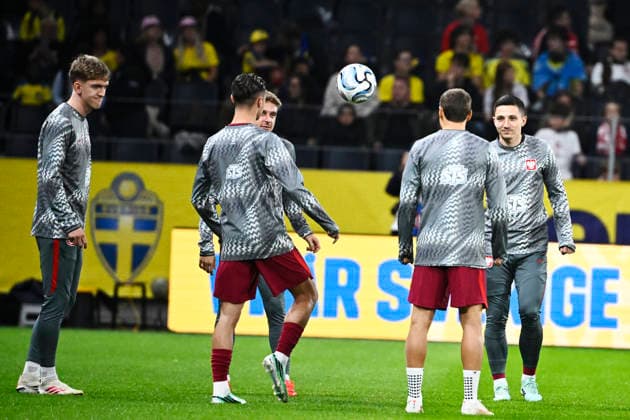 STOCKHOLM, SWEDEN 20260928 Poland warms up ahead of Monday s Nations League Group B4 soccer match between Sweden and Poland at Strawberry Arena, STOCKHOLM, SWEDEN x10080x  Copyright: xFredrikxSandberg TTx NATIONS LEAGUE SVERIGE-POLEN