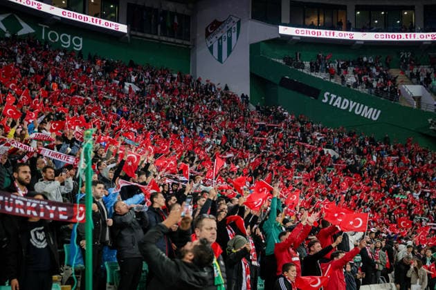 BURSA, TURKEY - SEPTEMBER 28 : Turkey fans cheer from the stand prior to the UEFA Nations League 2026 27 League phase Matchday 2, League A Group 1 match between Turkey and Italy at Ataturk Sports Complex Matli Stadium on September 28, 2026 in Bursa, Turkey. Copyright: xBurakxBasturkx xSPPx Sportspressphoto_SPR241723