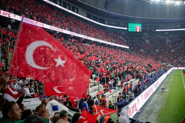 BURSA, TURKEY - SEPTEMBER 28 : Turkey fans cheer from the stand prior to the UEFA Nations League 2026 27 League phase Matchday 2, League A Group 1 match between Turkey and Italy at Ataturk Sports Complex Matli Stadium on September 28, 2026 in Bursa, Turkey. Copyright: xBurakxBasturkx xSPPx Sportspressphoto_SPR241729