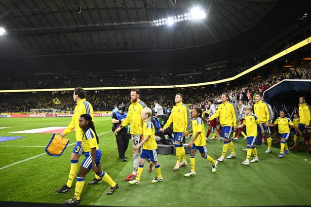 STOCKHOLM, SWEDEN, September 28, 2026 The Swedish players take the field ahead of Monday’s Nations League Group B4 soccer match between Sweden and Poland at Strawberry Arena, STOCKHOLM, SWEDEN x10080x  Copyright: xFredrikxSandberg TTx NATIONS LEAGUE SWEDEN-POLAND