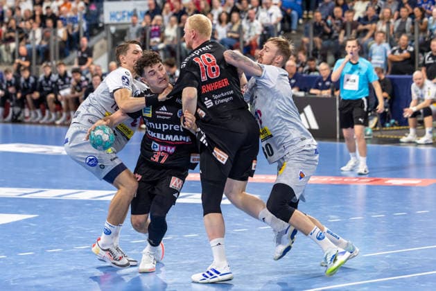 Oskar Joelsson, ThSV Eisenach, 03; Lucca Bialowas, HC Erlangen, 37; Sebastian Firnhaber, HC Erlangen, 18; Dominik Solak, ThSV Eisenach, 30 GER; HC Erlangen vs. ThSV Eisenach, Handball, Opel Handball Bundesliga, Matchday 6, 2026–2027 season, September 28, 2026 GER, HC Erlangen vs. ThSV Eisenach, Handball, Opel Handball Bundesliga, Matchday 6, 2026–2027 season, September 28, 2026 Nuremberg Copyright: xEibner-Pressefoto ArdanxFuessmanx EP_AFN