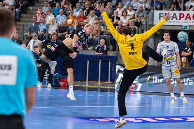 Marek Nissen (HC Erlangen), No. 06, against Matija Spikic (ThSV Eisenach), No. 01 GER, HC Erlangen vs. ThSV Eisenach, Handball, Opel Handball Bundesliga, Matchday 6, 2026–2027 season, September 28, 2026 GER, HC Erlangen vs. ThSV Eisenach, Handball, Opel Handball Bundesliga, Matchday 6, 2026–2027 season, September 28, 2026 Nuremberg Copyright: xEibner-Pressefoto ArdanxFuessmanx EP_AFN