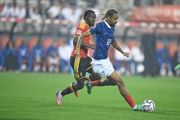 Belgium v France - UEFA Nations League 2026 BRUSSELS, BELGIUM - SEPTEMBER 28 : Lavia Romeo midfielder of Belgium battles for the ball with Barcola Bradley forward of France during the UEFA Nations League tournament league phase matchday 2 group A1 match between Belgium and France on September 28, 2026 in Brussels, Belgium, 28 09 2026 Brussels Belgium  Copyright: xNicoxVereeckenx