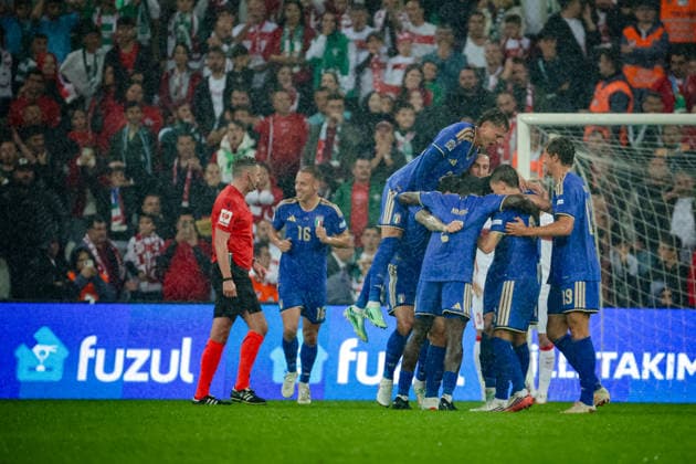 BURSA, TURKEY - SEPTEMBER 28 : Alessandro Bastoni of Italy and his team celebrate the goal during the UEFA Nations League 2026 27 League phase Matchday 2, League A Group 1 match between Turkey and Italy at Ataturk Sports Complex Matli Stadium on September 28, 2026 in Bursa, Turkey. Copyright: xBurakxBasturkx xSPPx Sportspressphoto_SPR241746